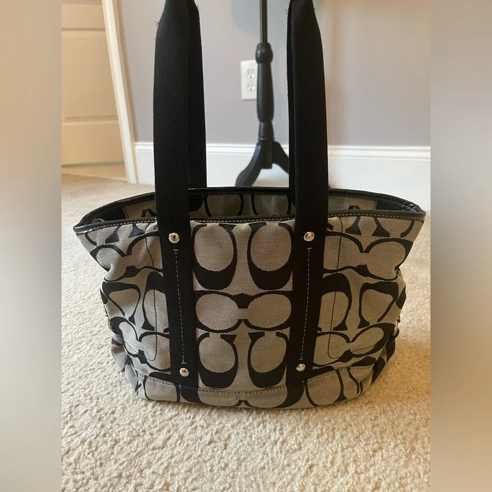 Authentic coach signature, tote bag.          B-148 - Picture 14 of 16